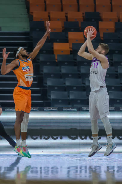 队长与副队 队长与副队