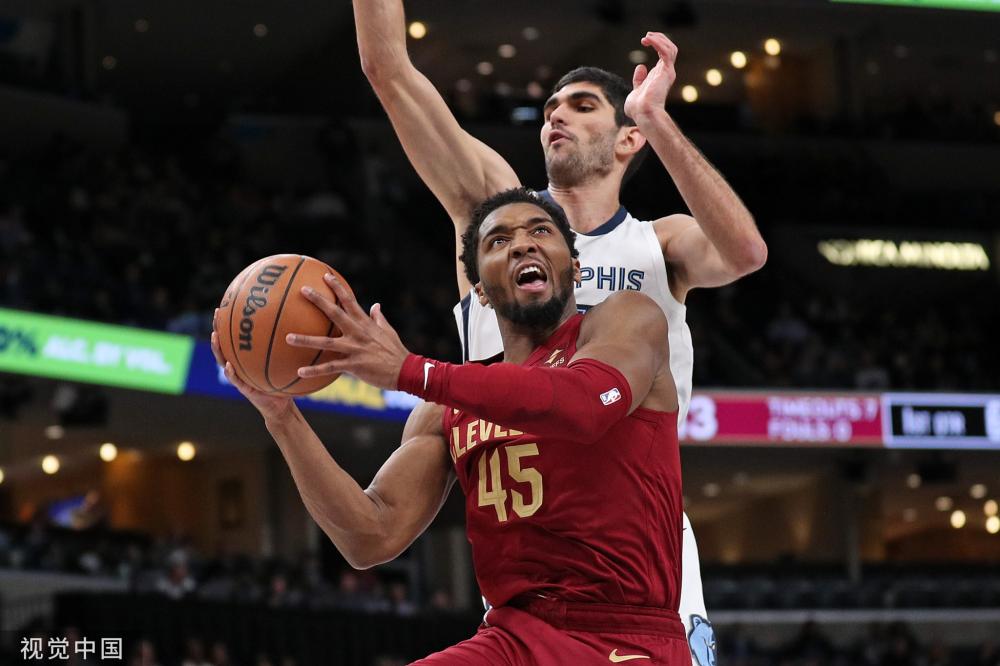 实世界中依 实世界中依